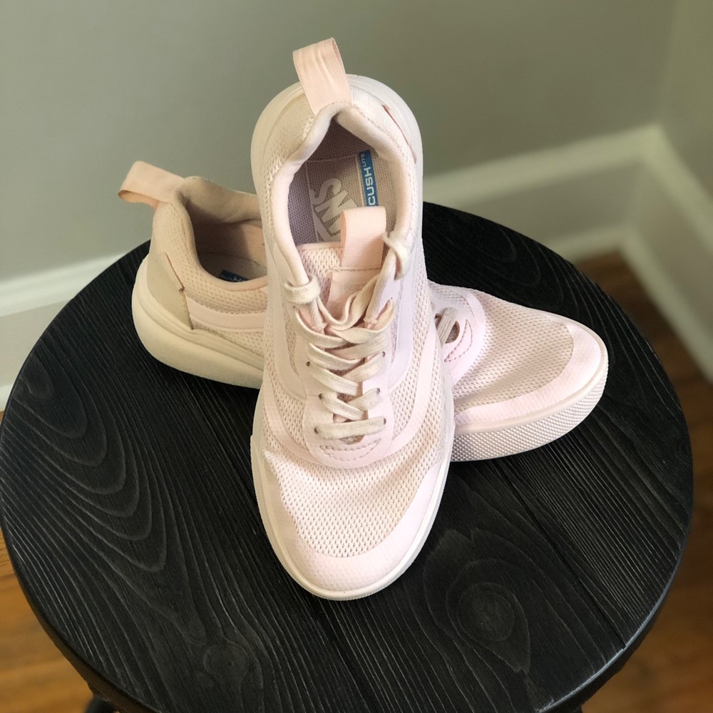 SOLD Vans Ultrarange Rapidweld Women’s 7, Baby P